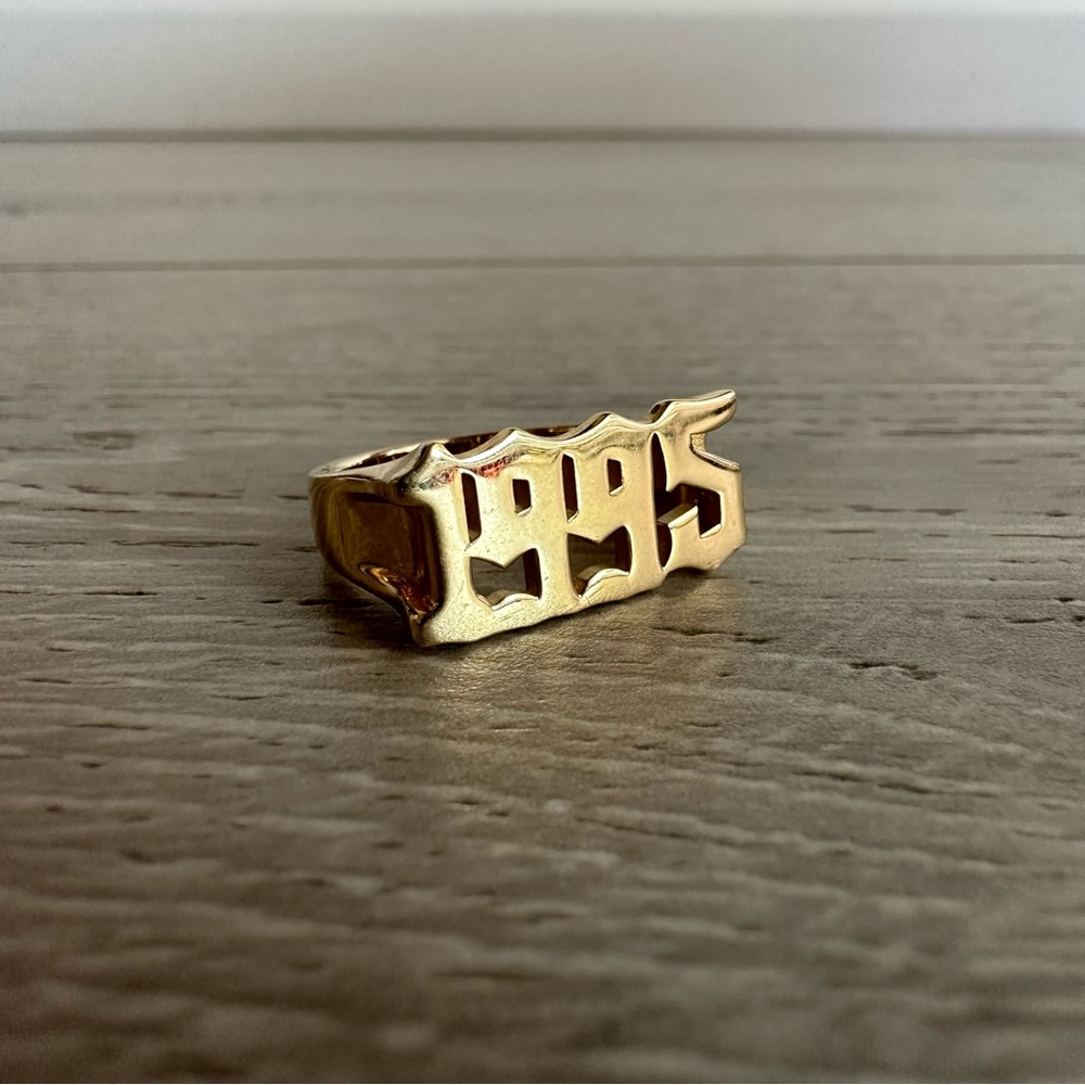 14K Gold 1995 Year Birthday Ring Size 7 Yellow Gold